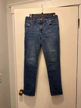 Kut from the Kloth Natalie Straight Leg Stretch Jeans Size 6